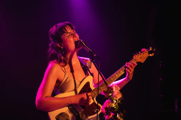 Programmation Novembre 2025 au Boudu Pont : concerts, soirées et bonne humeur à Toulouse 7 Photo de MAEVE LIEP - Indie pop, dream pop, électro